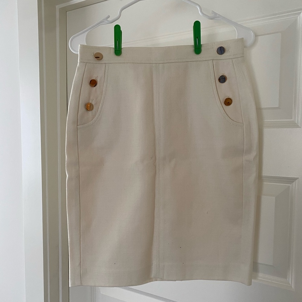 Loft skirt with buttons